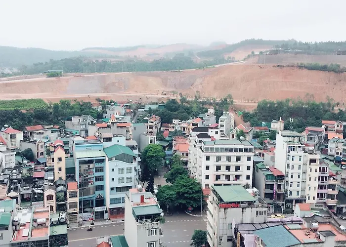 Khách sạn hẻo lánh New Life Tower *