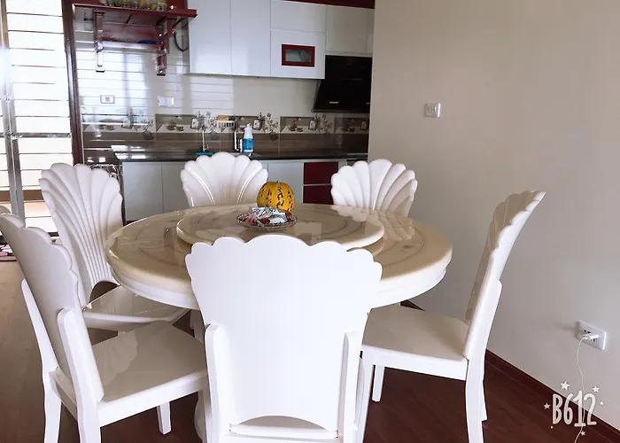 Khách sạn hẻo lánh New Life Tower Hạ Long